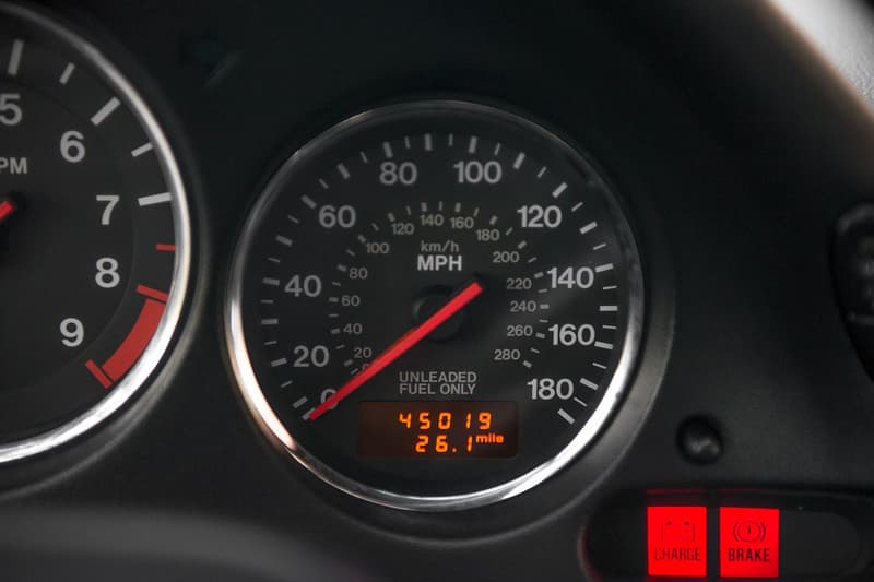 1994 年樣式 Mazda Rx-7 展開拍賣