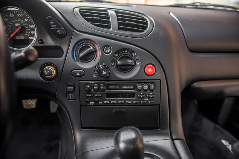 1994 年樣式 Mazda Rx-7 展開拍賣