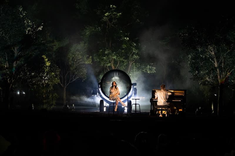 獨家：Billie Eilish 與 Apple Music 分享隔離期間的創作、與父親的電台節目以及與歌迷一起成長的故事