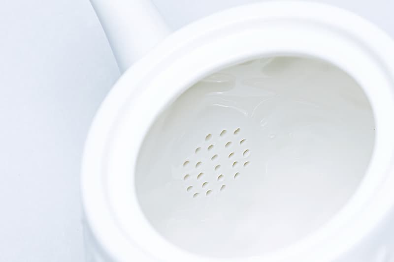 AllRightsReserverd 再度攜手友好 KAWS 推出全新 "XX" 陶瓷茶壺