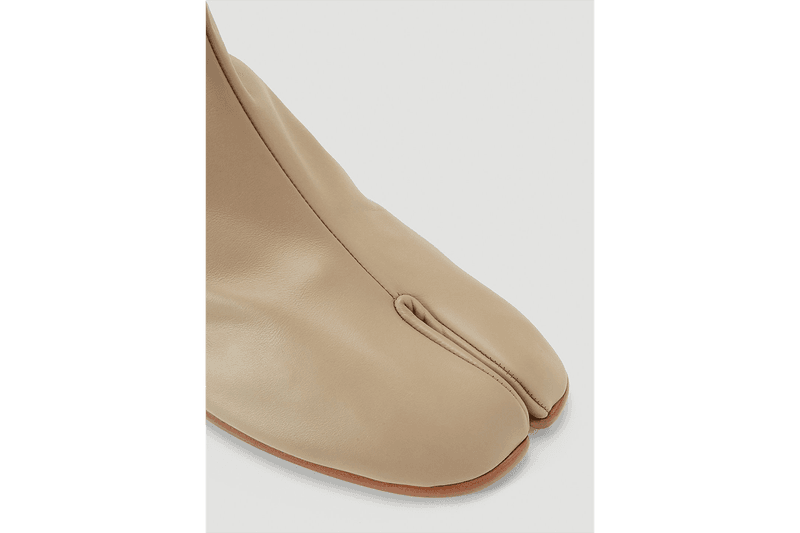 Maison Margiela 人氣靴款 Tabi Ankle Boot 迎來全新配色「Beige」