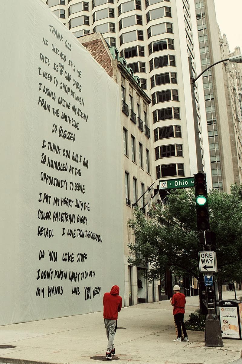 Kanye West 重新設計芝加哥 GAP 門面