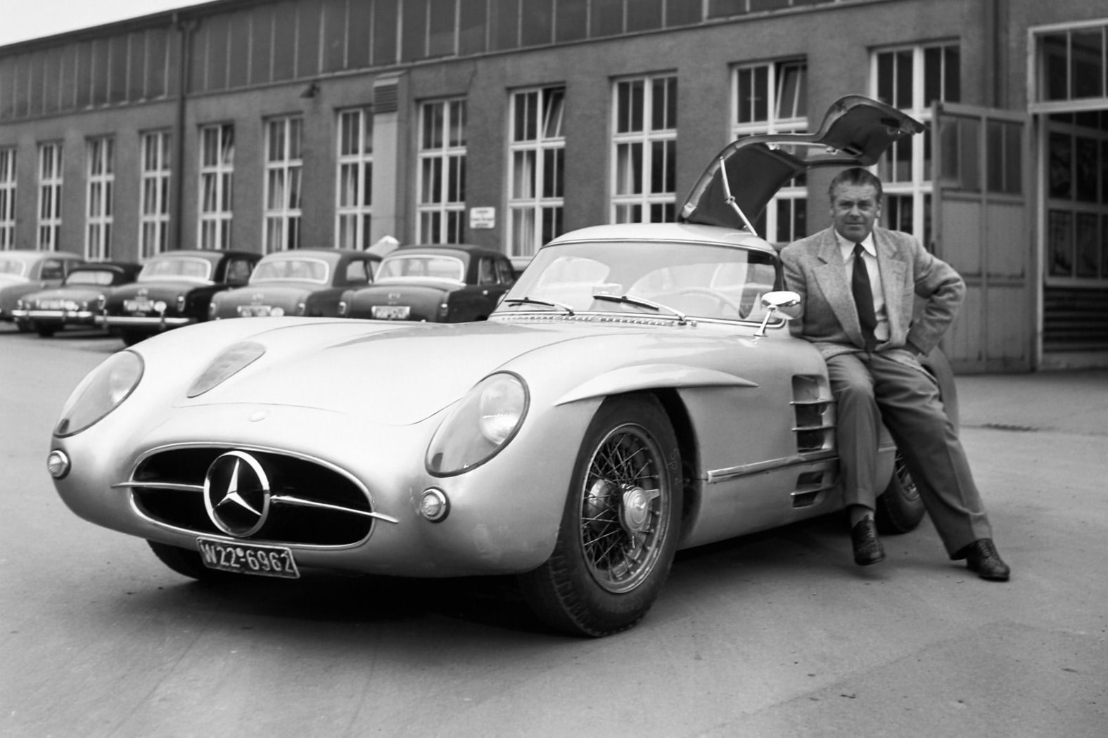 「銀箭」賽車再現,回顧 Mercedes-Benz 與 McLaren 的合作造車史