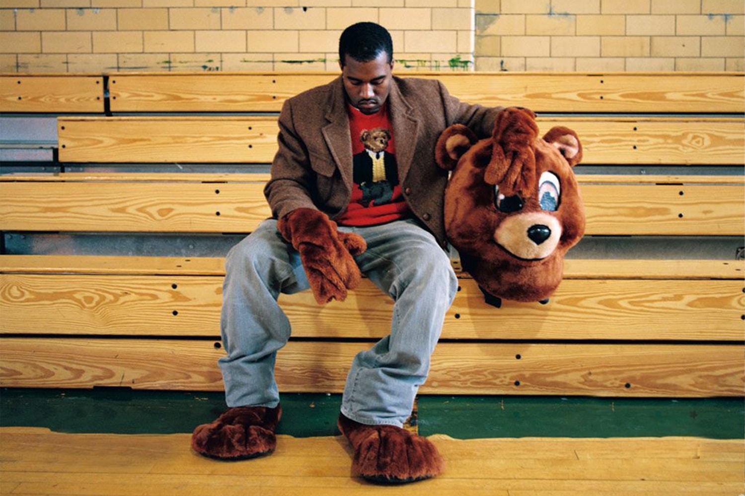 從冰冷的數位音樂到擁抱溫暖神聖，回顧 Kanye West 專輯封面進化史