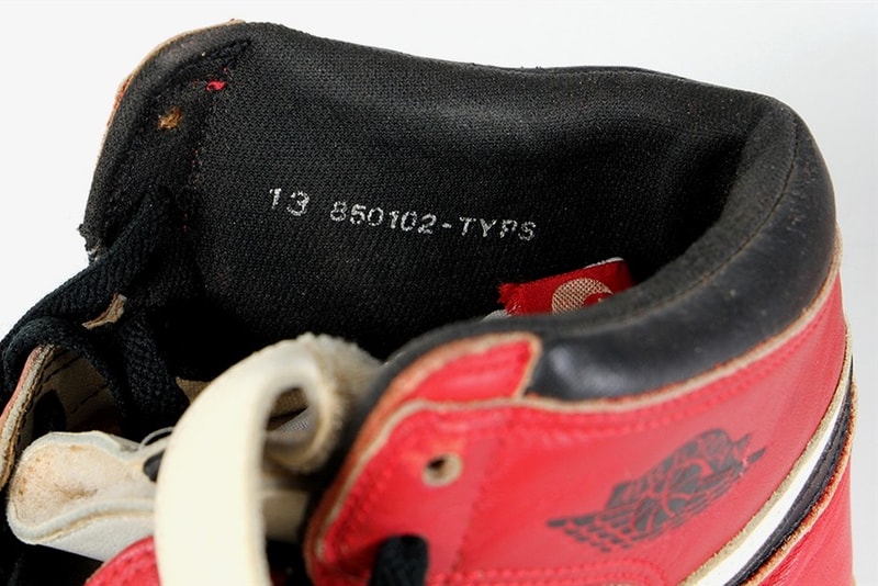 1986 年特殊改裝 Air Jordan 1 以再次出現拍賣