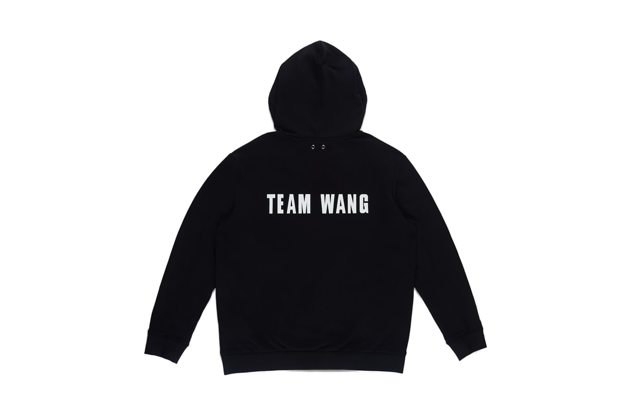 在首个系列正式登场之前，王嘉尔携 TEAM WANG 创始成员与我们剖析品牌故事及创作理念