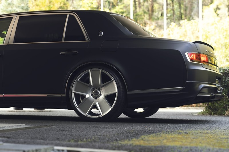 日本車廠 WALD 打造天皇坐駕 Toyota Century 改裝版本
