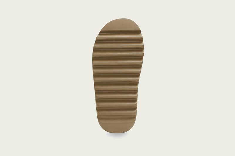 adidas YEEZY SLIDE 全新配色「Core」和「Soot」正式發佈