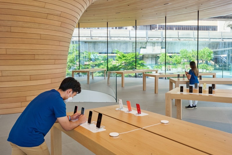 率先走進 Apple 於泰國曼谷最新零售店