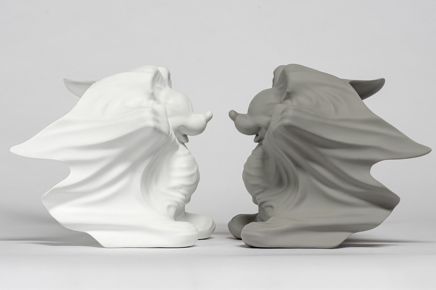 KAWS vs Banksy? 业内人士分析潮流艺术品的投资价值