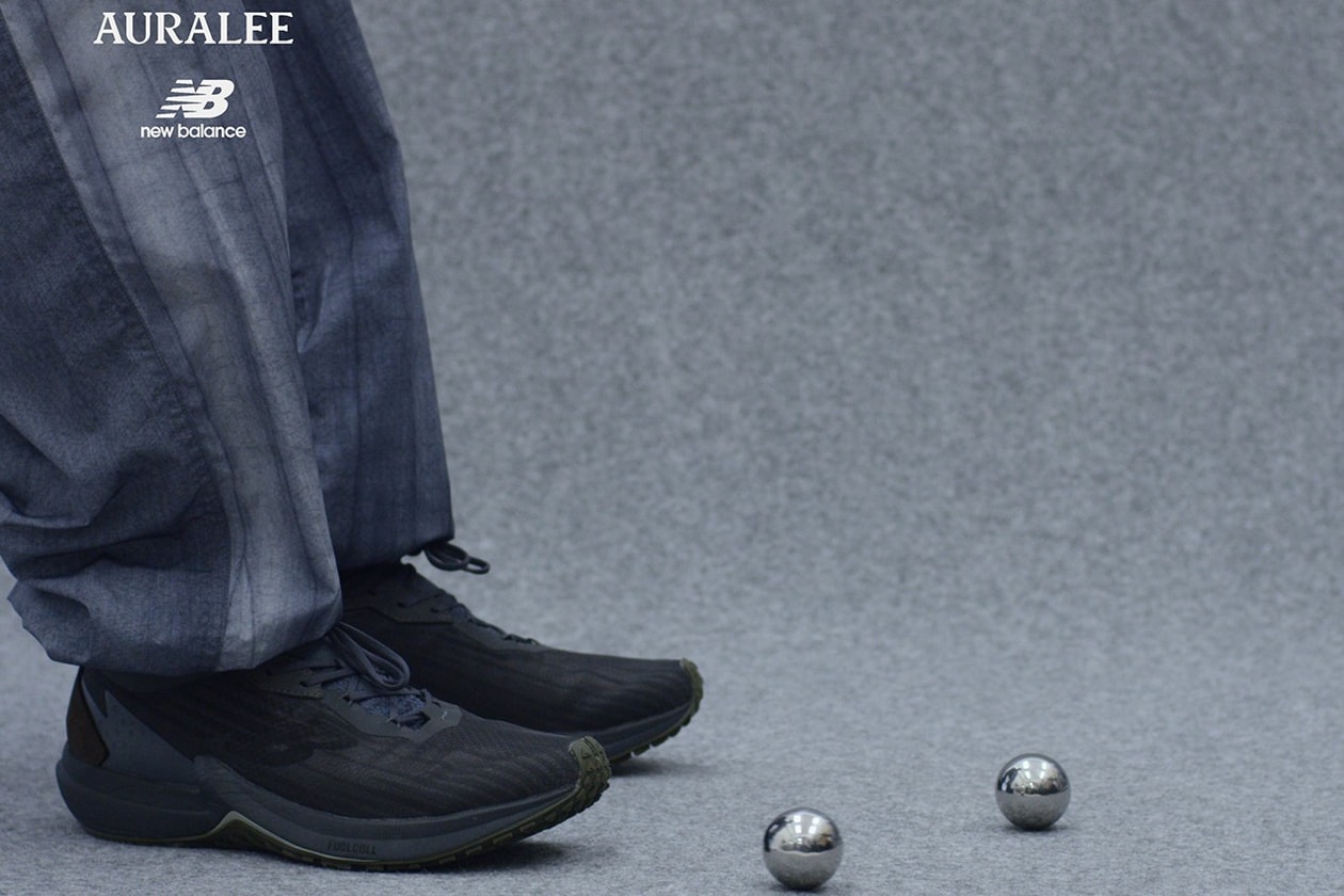 三度与 New Balance 展开合作的日本新晋时装品牌 AURALEE ，凭高质量面料走向世界