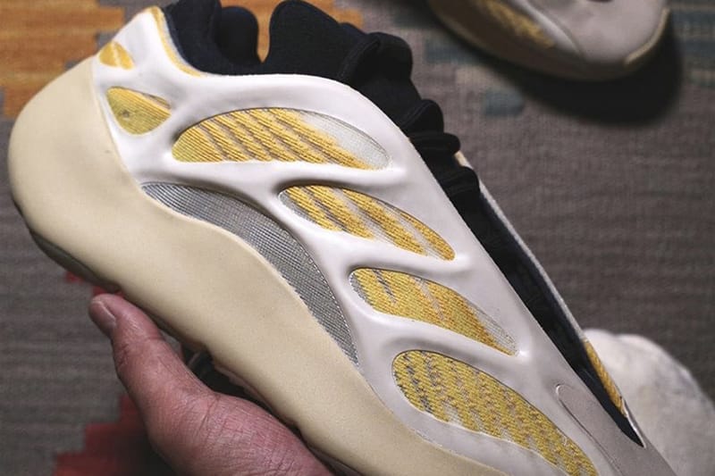率先近賞 adidas YEEZY 700 V3 最新配色「Srphym」
