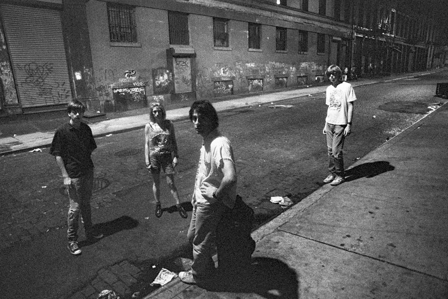 Sonic Youth 如何引領紐約地下音樂中的反消費主義思潮？| Cover Art 