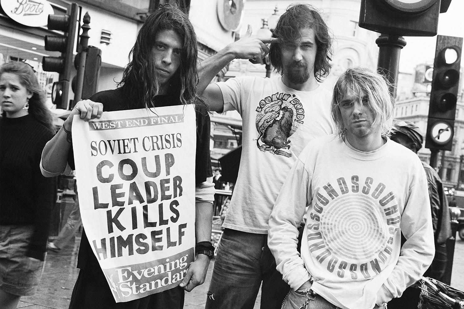 Sonic Youth 如何引领纽约地下音乐中的反消费主义思潮?| Cover Art