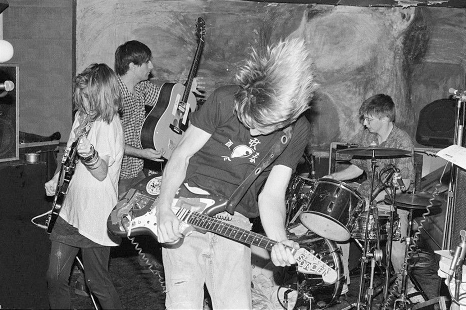 Sonic Youth 如何引领纽约地下音乐中的反消费主义思潮?| Cover Art