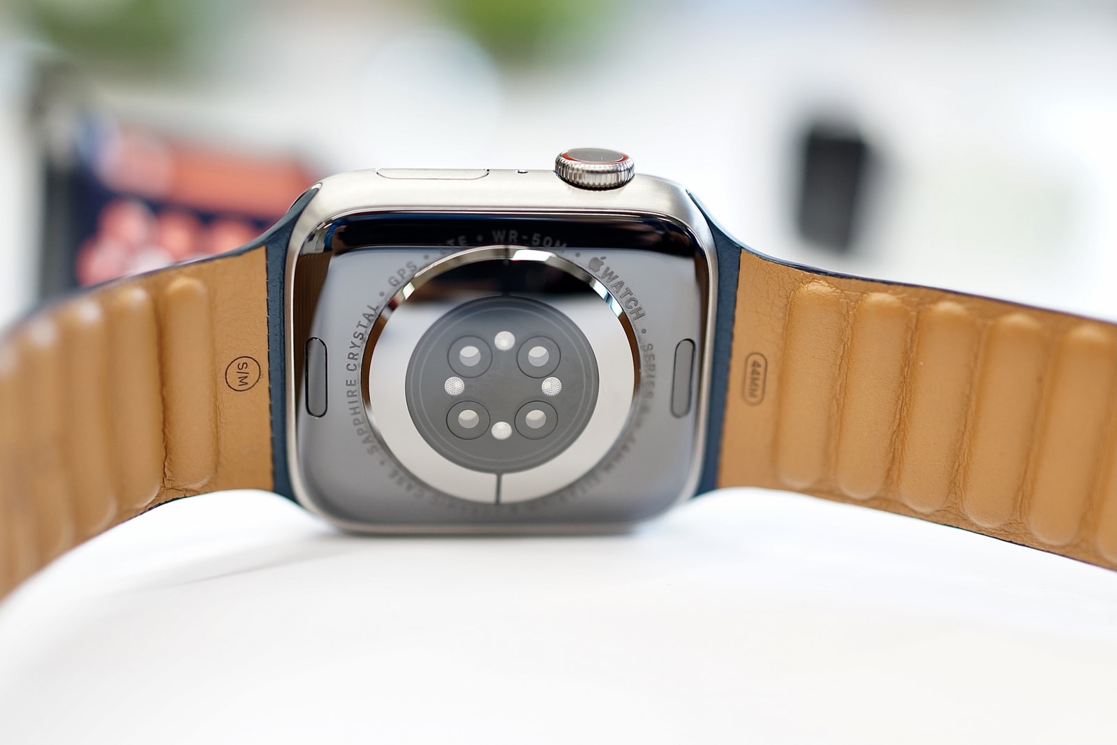 Apple Watch Series 6可以插卡吗 https%3A%2F%2Fcn.hypebeast.com%2Ffiles%2F2020%2F09%2Fhypebeast-apple-watch-series-6-ipad-air-close-look-08-scaled.jpg?w=1600&cbr=1&q=90&fit=max