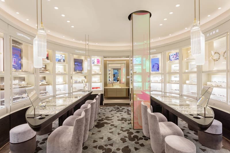 走进溥仪眼镜上海新天地北里全新门店