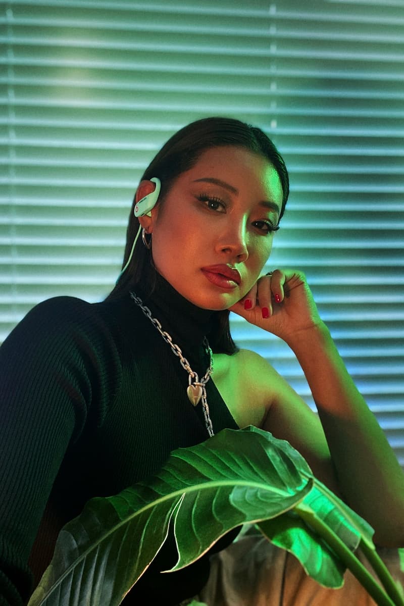 AMBUSH 携手 Beats 打造夜光版 Powerbeats 无线耳机