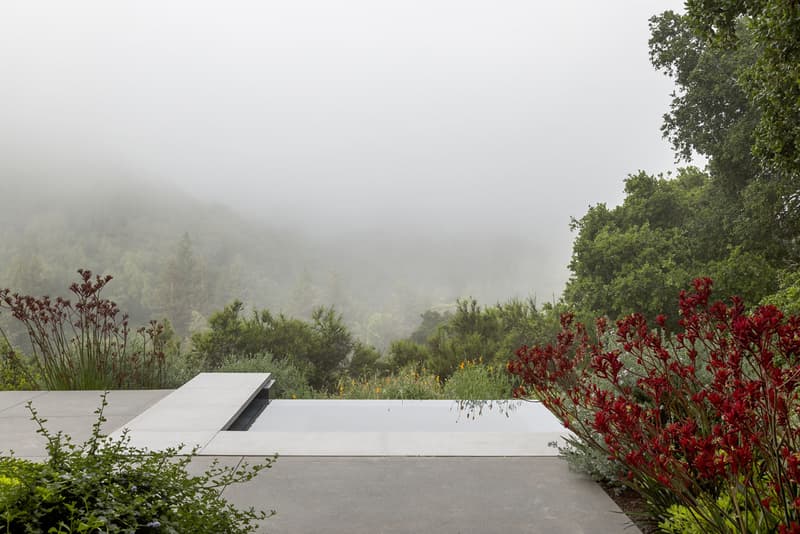 走進揉和大自然與人類精緻工藝住宅：Slot House