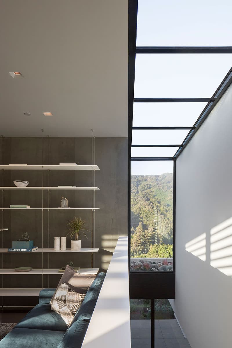 走進揉和大自然與人類精緻工藝住宅：Slot House