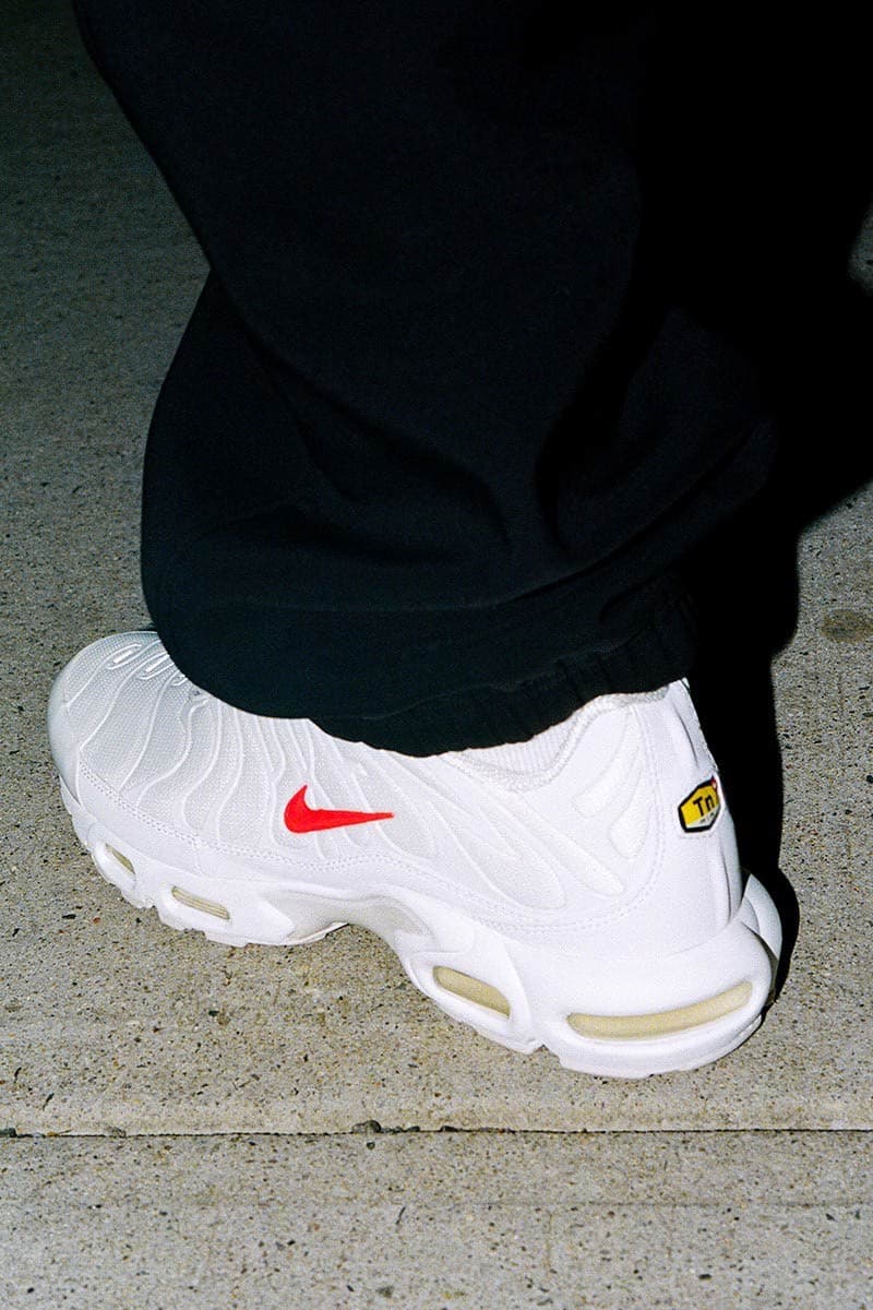 Supreme x Nike Air Max Plus 最新配色「White Red」本週正式發售