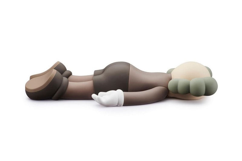 KAWS 推出全新 20 週年系列「面部朝下」搪膠公仔系列