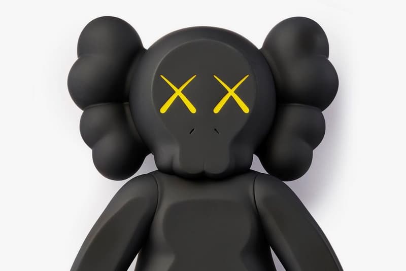 KAWS 推出全新 20 週年系列「面部朝下」搪膠公仔系列