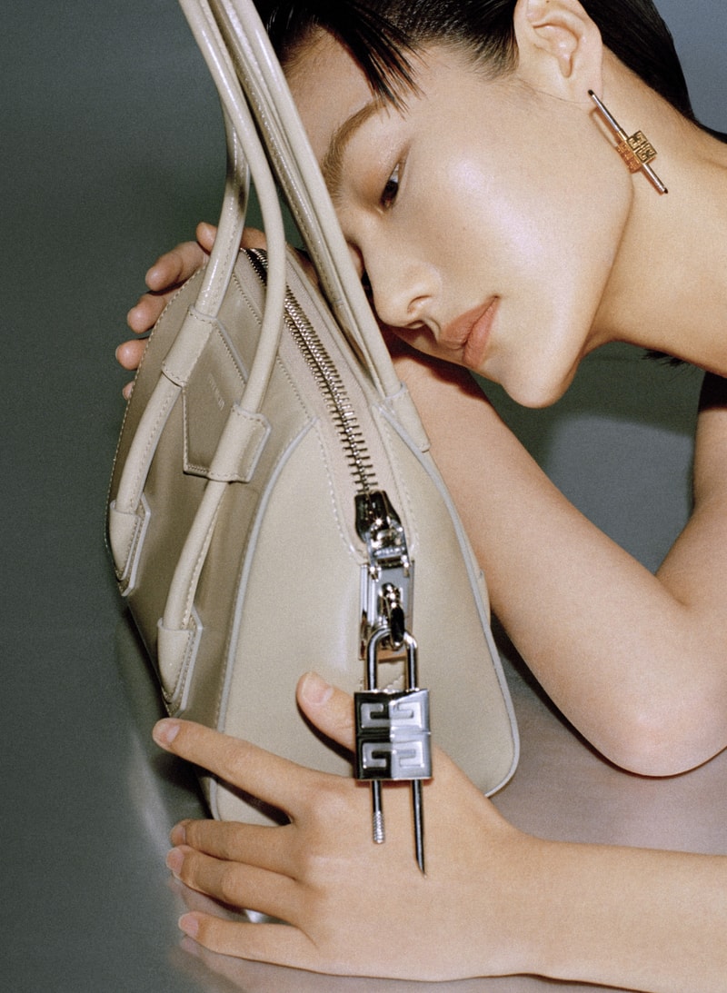 HYPEBEAST 打造 GIVENCHY  2021 情人节限定 ANTIGONA 造型型录