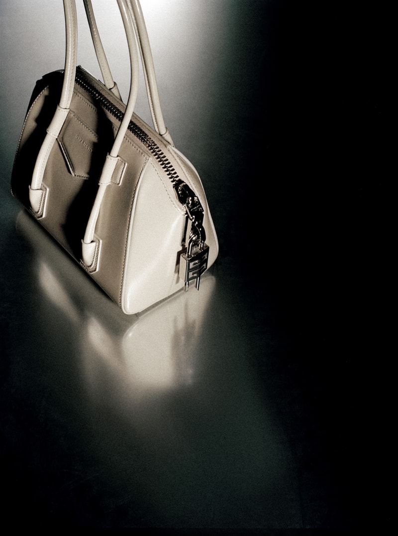 HYPEBEAST 打造 GIVENCHY  2021 情人节限定 ANTIGONA 造型型录