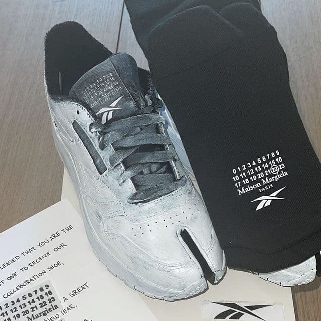 Kim Kardashian 意外曝光 Maison Margiela x Reebok 最新聯名鞋款