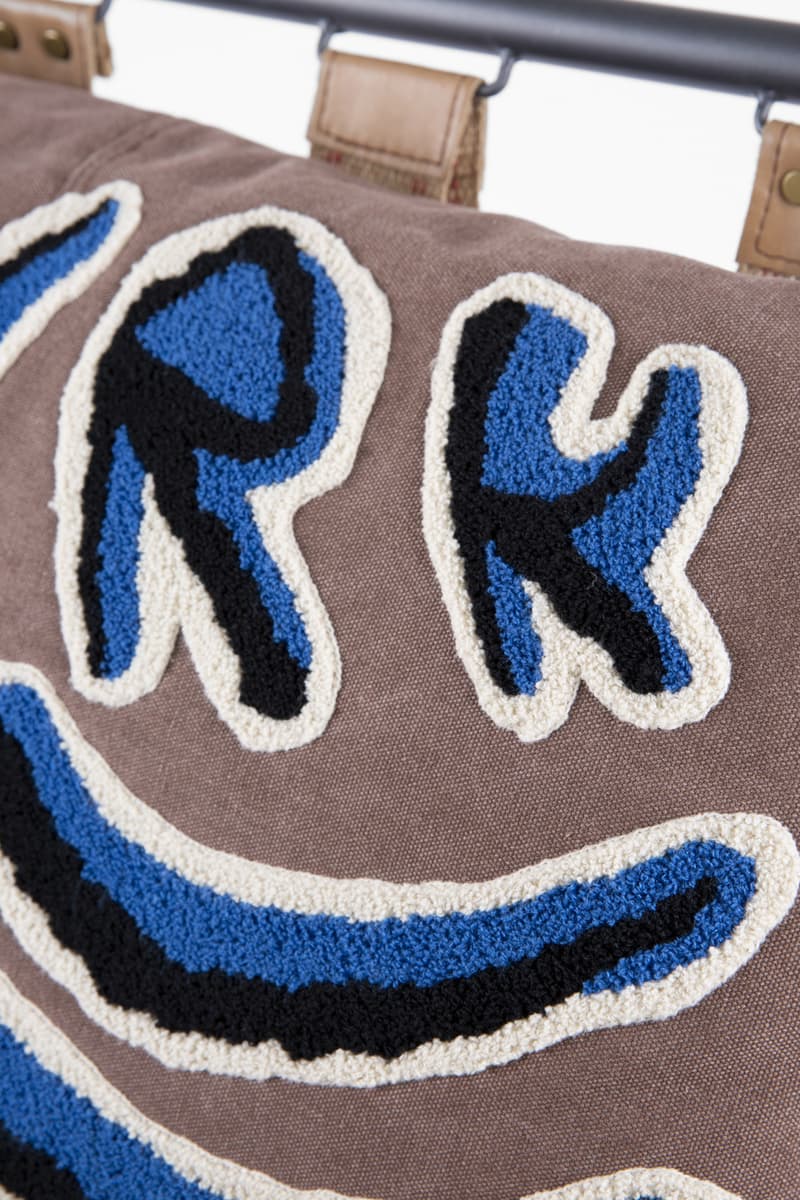 Randomevent 携手 United Strangers 打造联名休闲椅