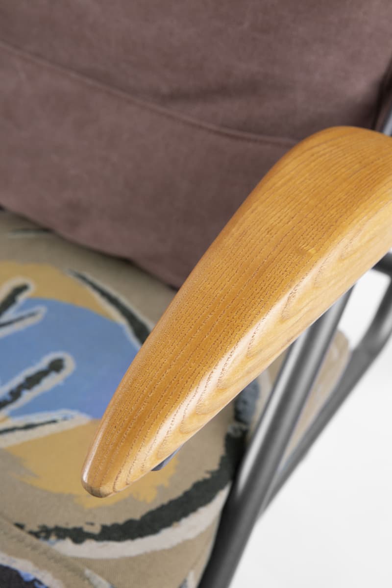 Randomevent 携手 United Strangers 打造联名休闲椅