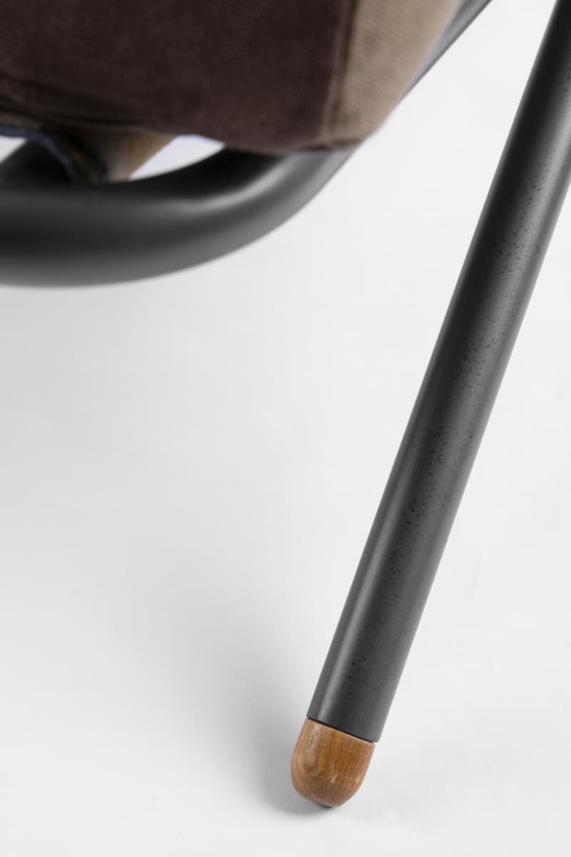 Randomevent 携手 United Strangers 打造联名休闲椅