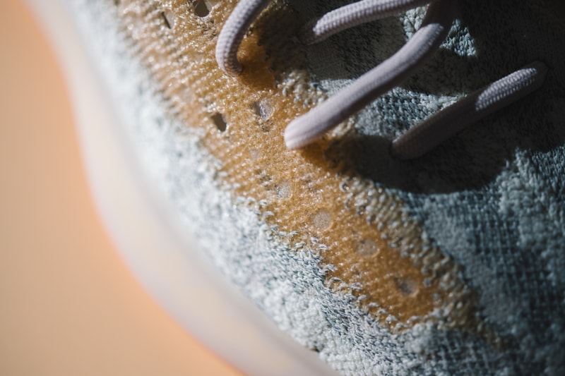 率先近賞 YEEZY BOOST 380 全新配色「Yecoraite」