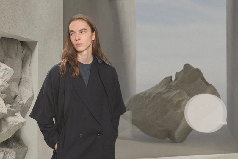 法国时装品牌 ARNODEFRANCE 发布「巨石上的独松」系列