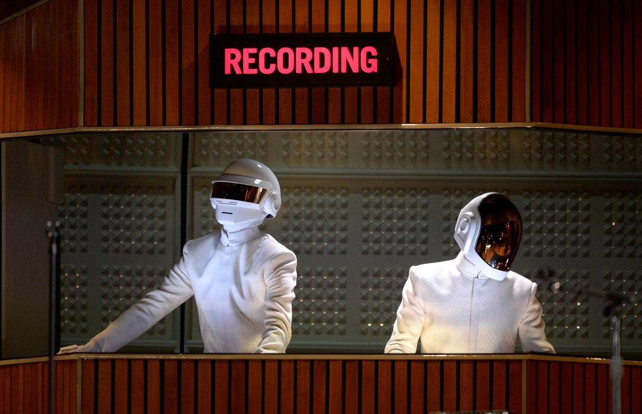 在 Daft Punk 最后的这张专辑中,他们如何用 40 年前的方法创作 Disco?| Cover Art