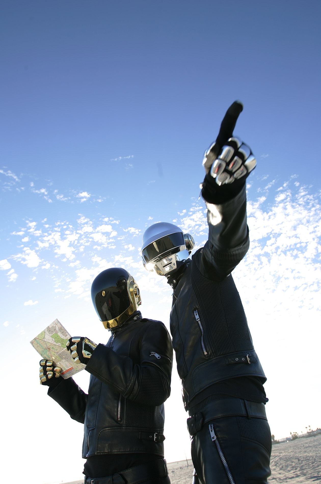 在 Daft Punk 最后的这张专辑中,他们如何用 40 年前的方法创作 Disco?| Cover Art