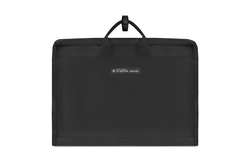 RIMOWA 推出首个旅行配件系列