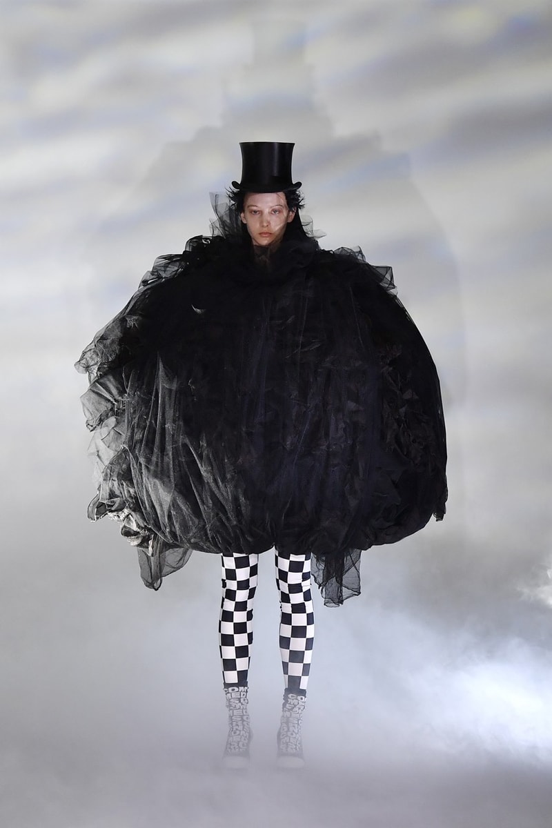 COMME des GARÇONS 2021 秋冬女裝大秀正式登場