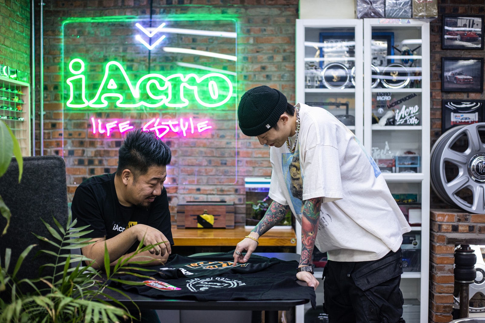 专访汽车文化团体 iAcro,浅谈国内改装车文化发展及难题 | THROTTLE