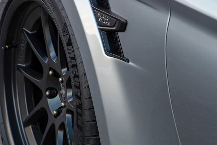 Shelby 發表全新限量 98 輛 Super Snake Speedster 別注車型