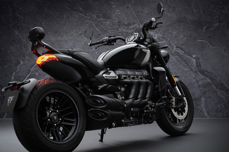 Triumph 正式發表全新 Rocket 3 R、Rocket 3 GT 別注黑魂車型