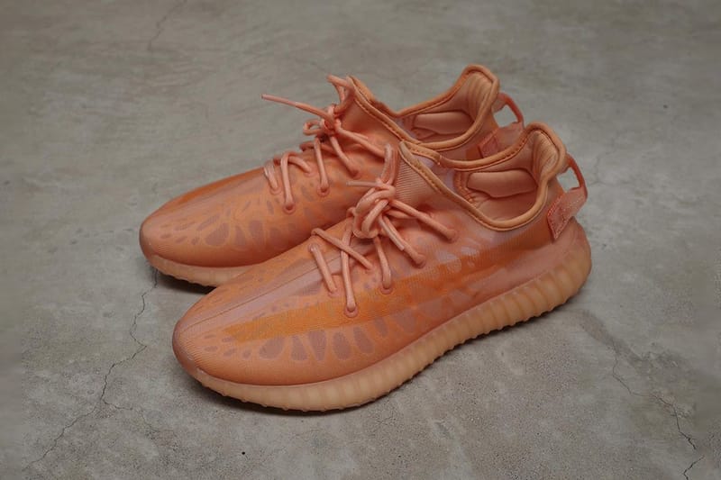 率先近賞 YEEZY BOOST 350 V2 全新配色「Mono Clay」