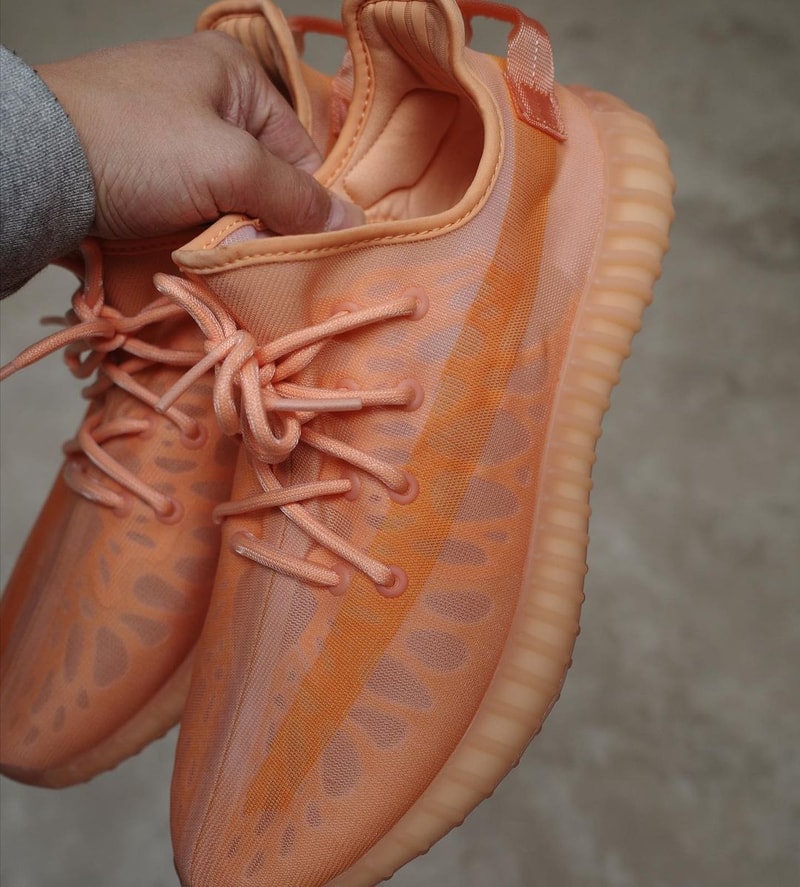 率先近賞 YEEZY BOOST 350 V2 全新配色「Mono Clay」