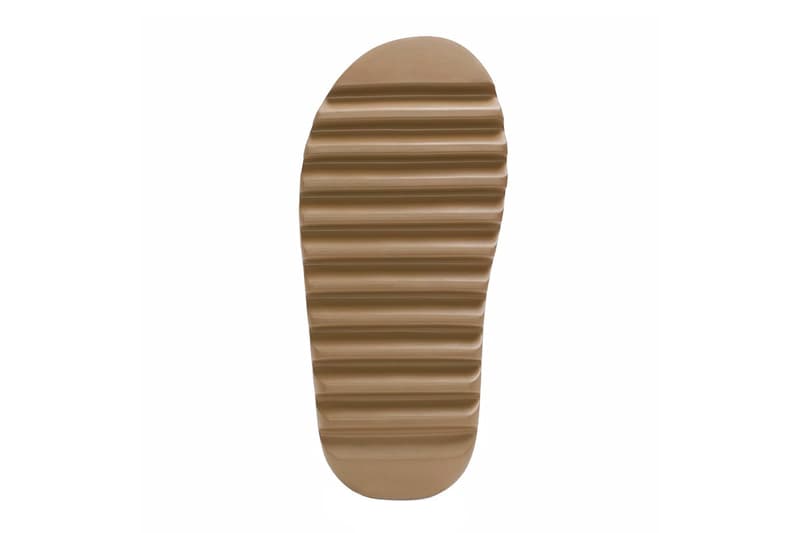 YEEZY SLIDE 最新配色「Core」官方圖輯發佈