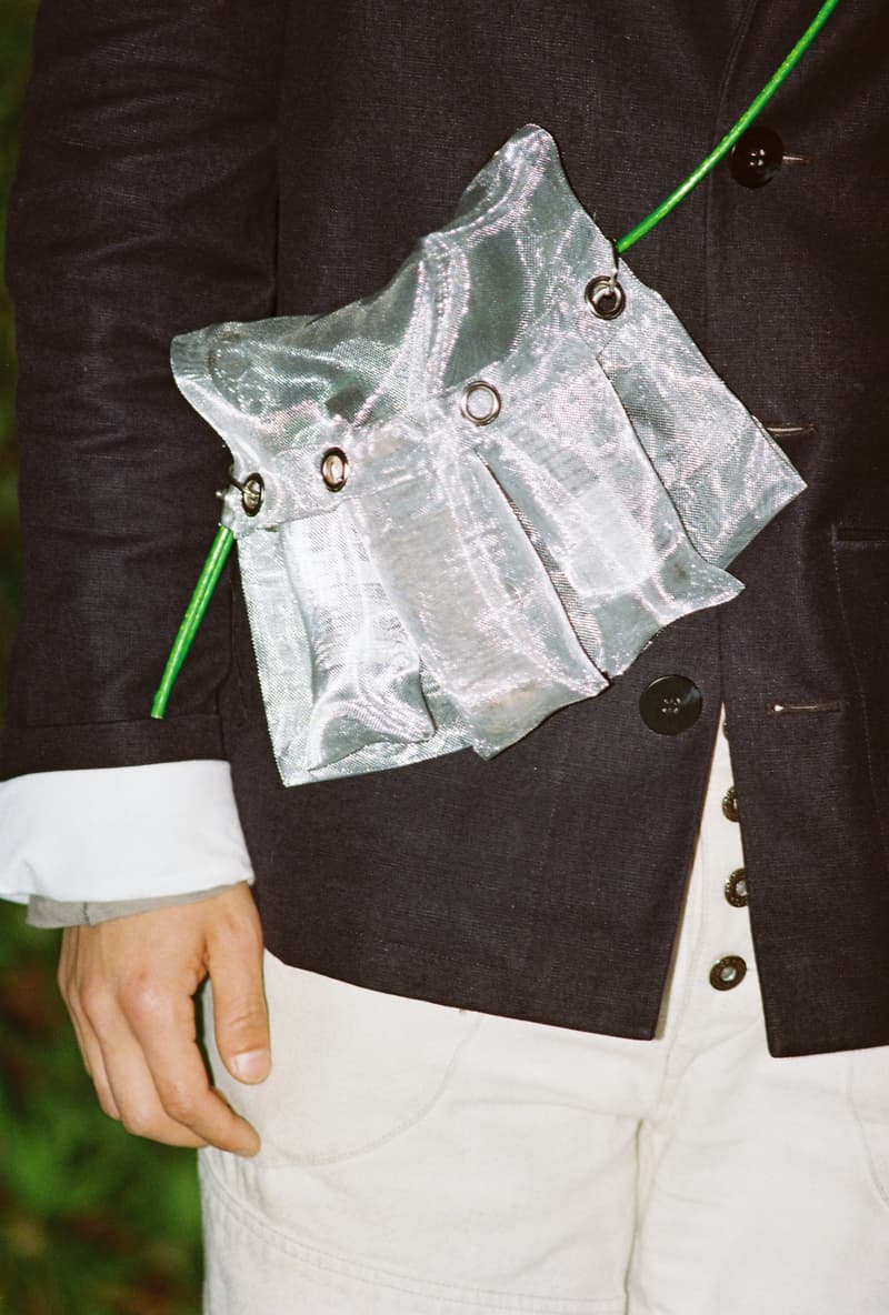 各地艺术家制作专属 Aesop 联乘 RÆBURN 收纳袋