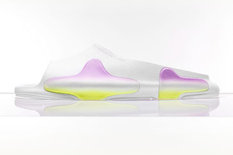 EQUALIZER OASIS 拖鞋推出全新白紫绿限定配色