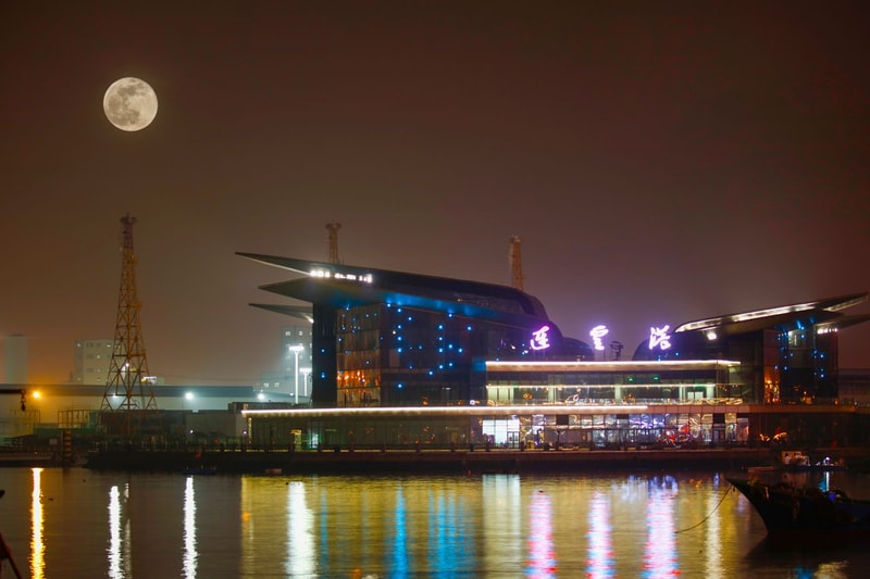 2021 年首次 Pink Moon 超級月亮現身