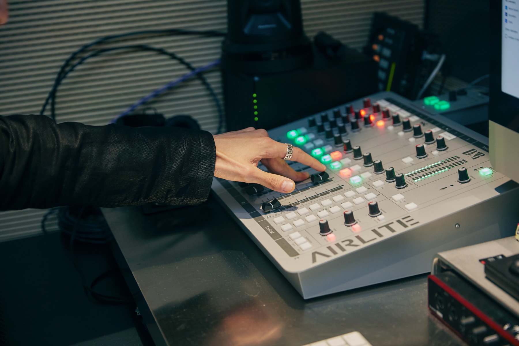 Studio Visits : YETI OUT