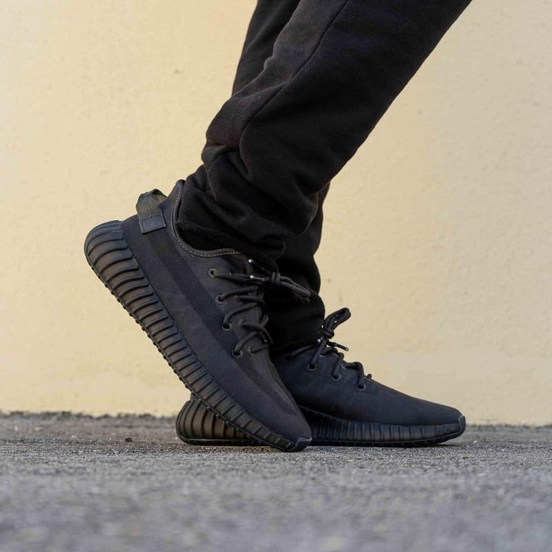 率先預覽 YEEZY BOOST 350 V2 最新配色「Mono Black」上腳圖輯